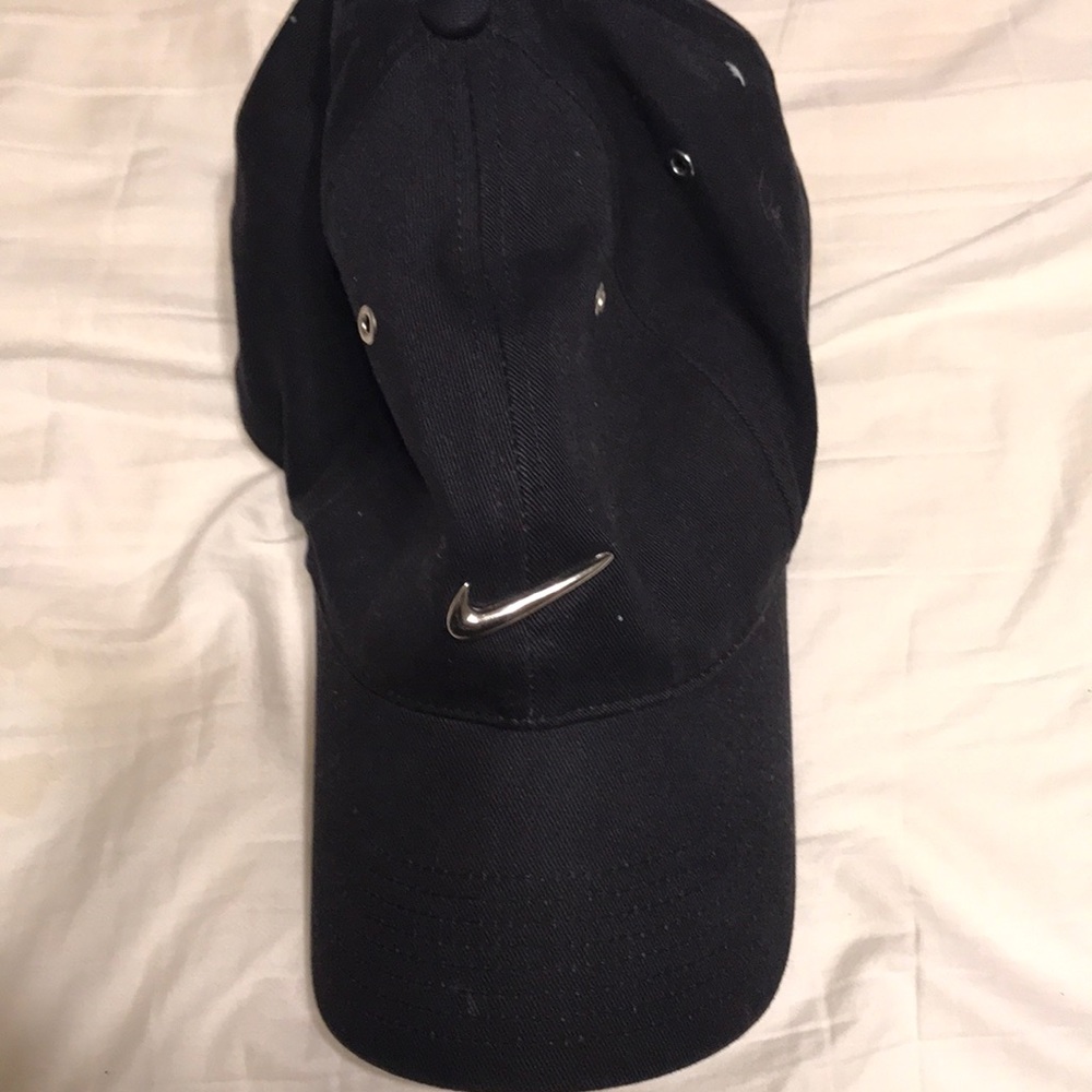 Women’s metal swoosh Nike hat